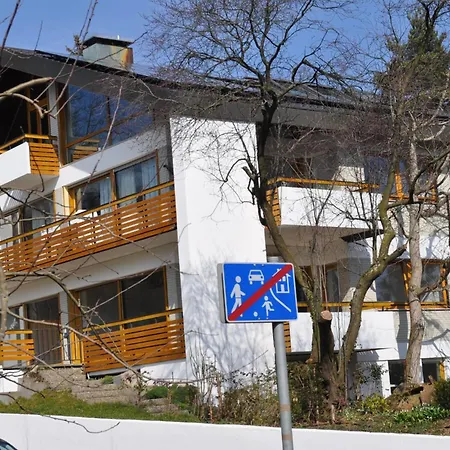 Helle, Grosse Mit Marmorboden *