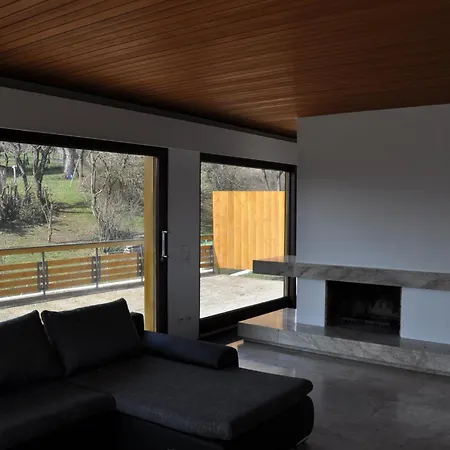 Helle, Grosse Mit Marmorboden Stuttgart