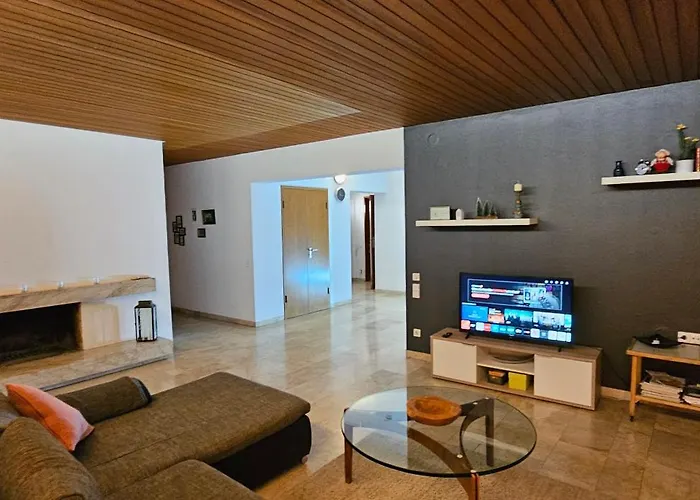 Daire Helle, Grosse Mit Marmorboden