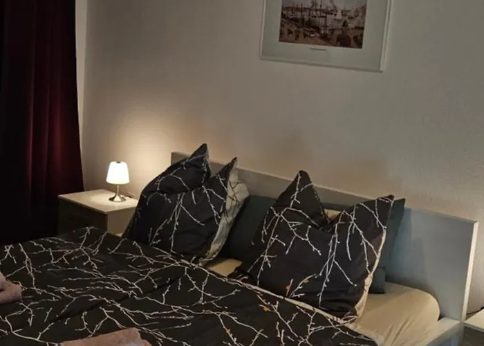 Helle, Grosse Mit Marmorboden * Stuttgart