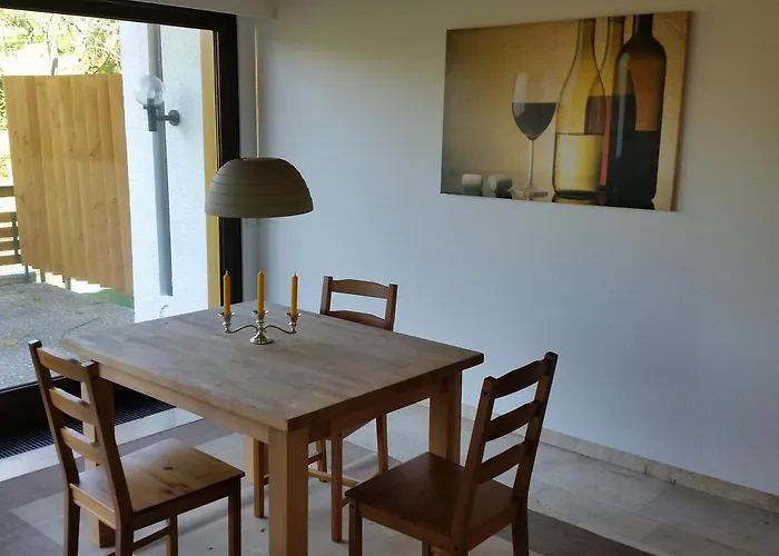 Helle, Grosse Mit Marmorboden שטוטגרט